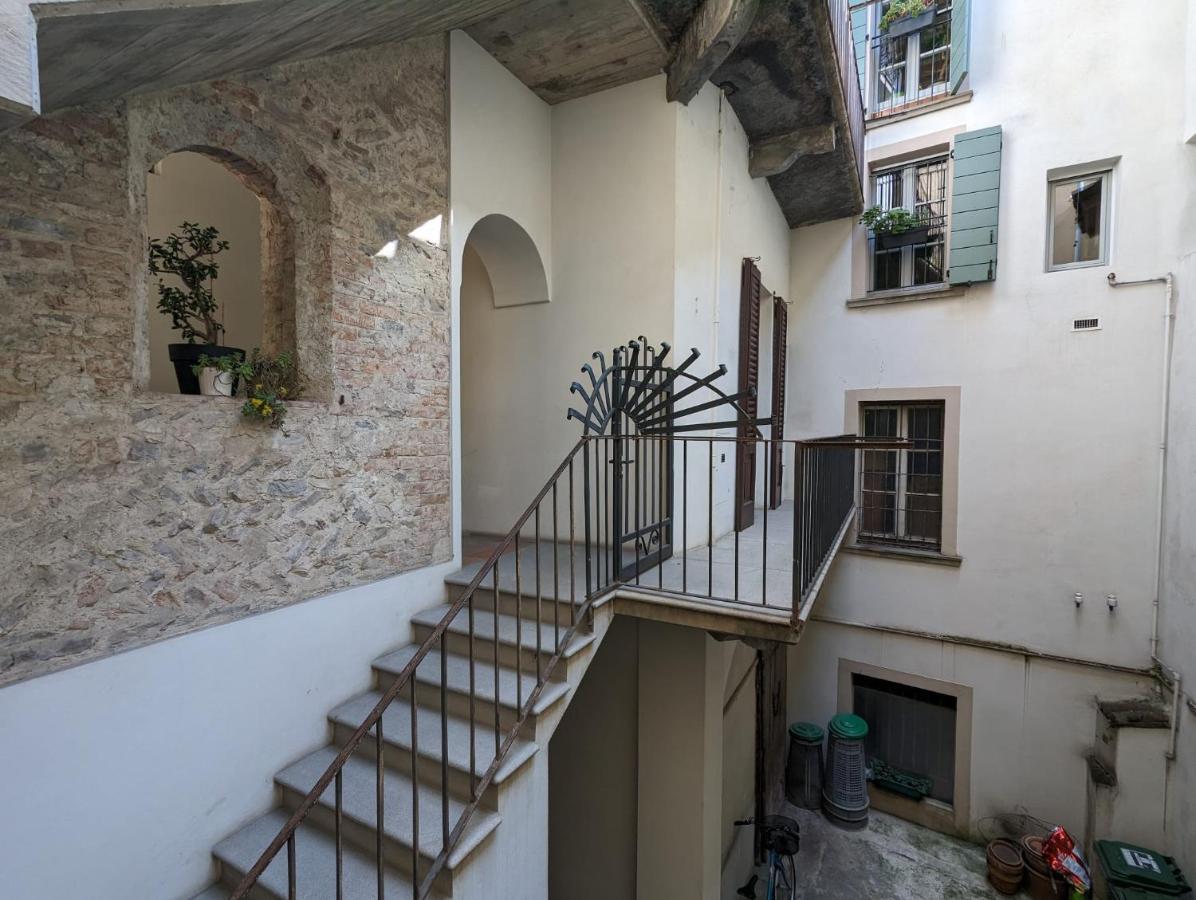 Papavero Piazza Delfino Bergamo Esterno foto