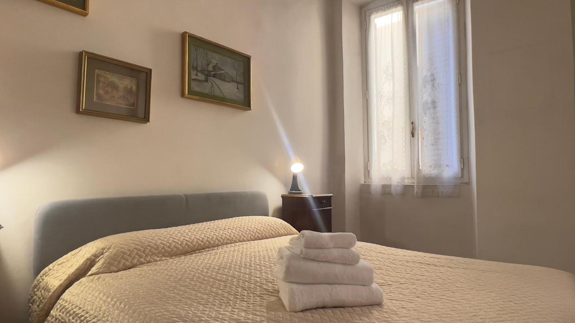 Papavero Piazza Delfino Bergamo Esterno foto